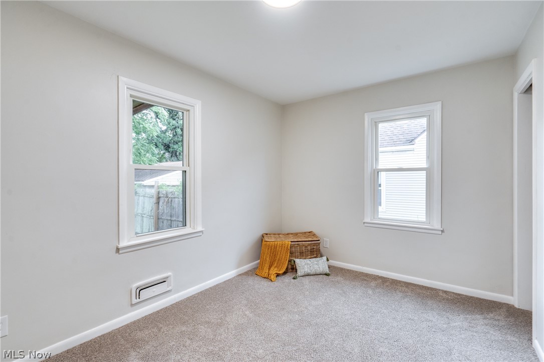 705 E Catawba Avenue Property Photo 15
