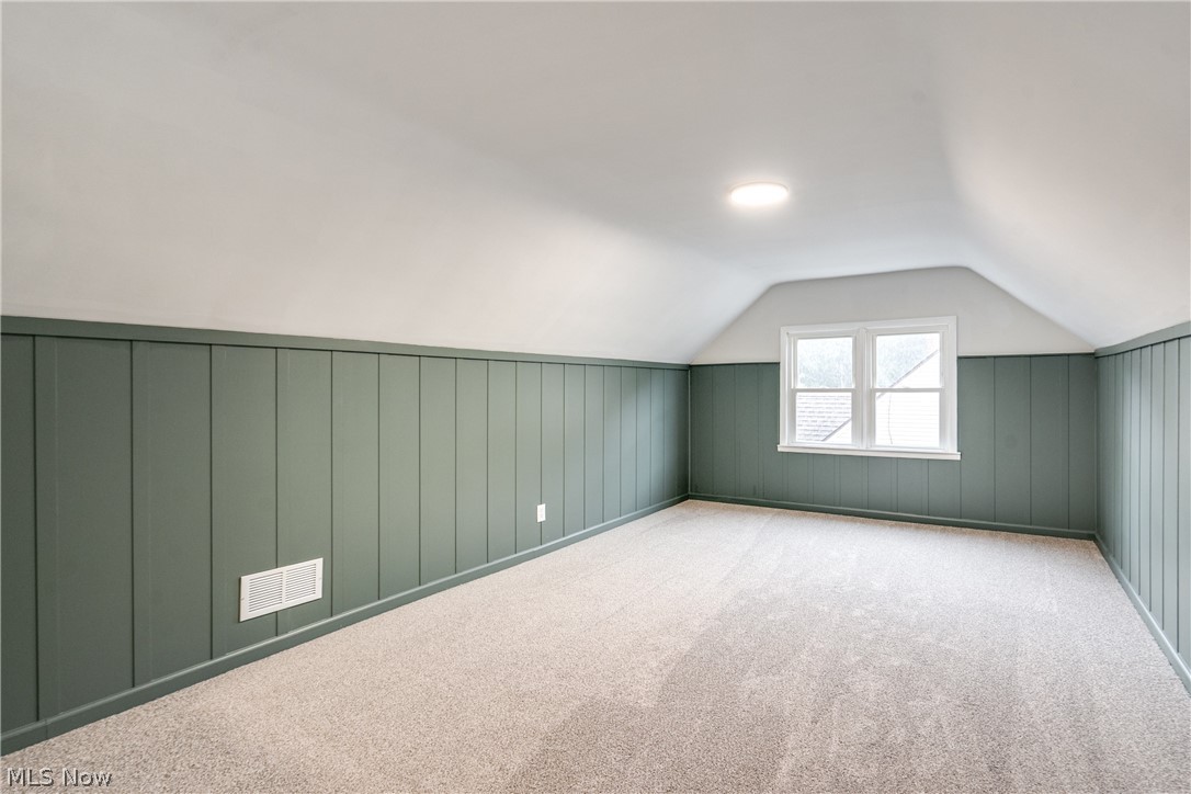 705 E Catawba Avenue Property Photo 18