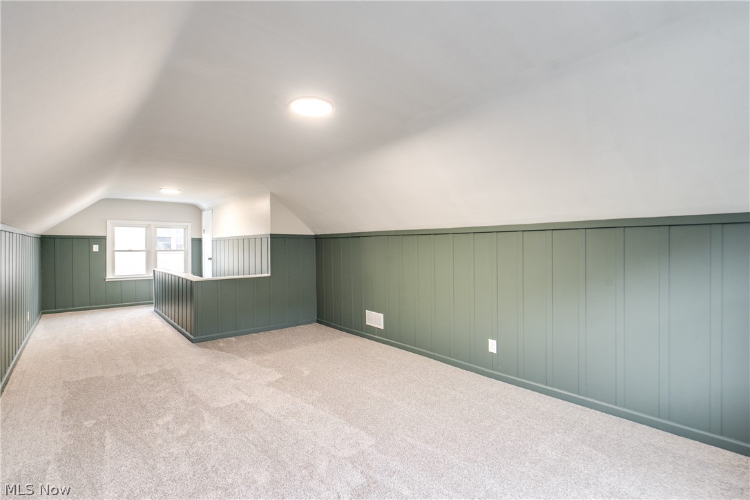 705 E Catawba Avenue Property Photo 19