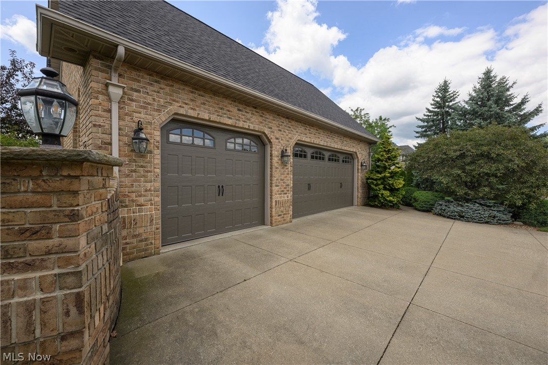 827 Mesa Verde Drive Property Photo 3