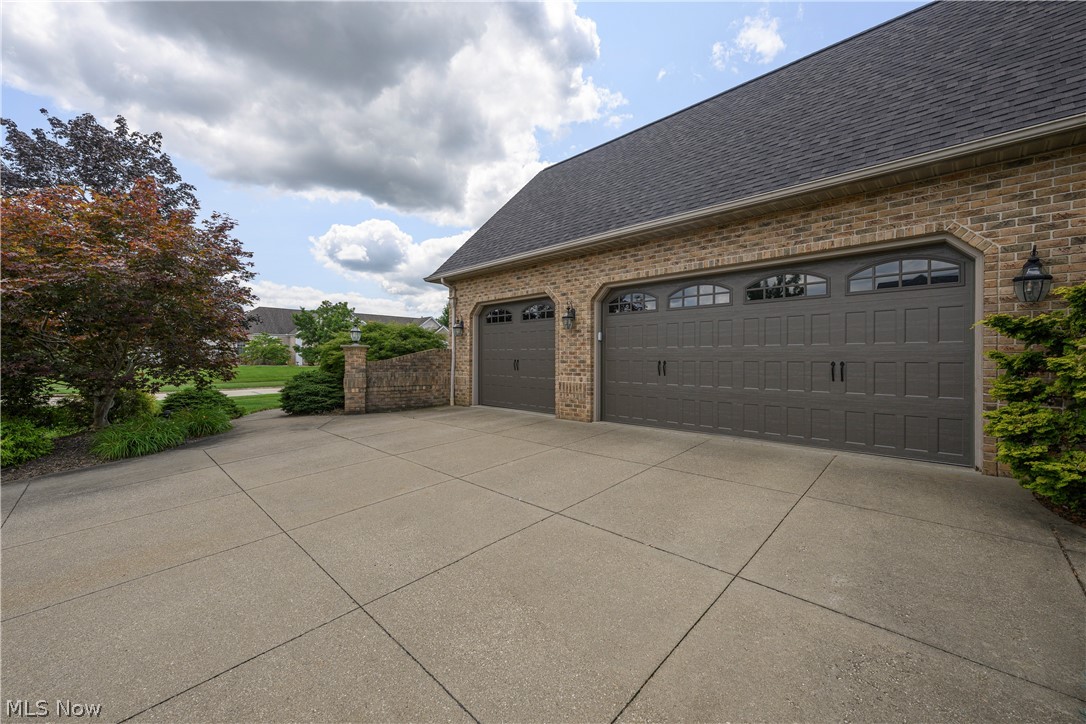 827 Mesa Verde Drive Property Photo 4