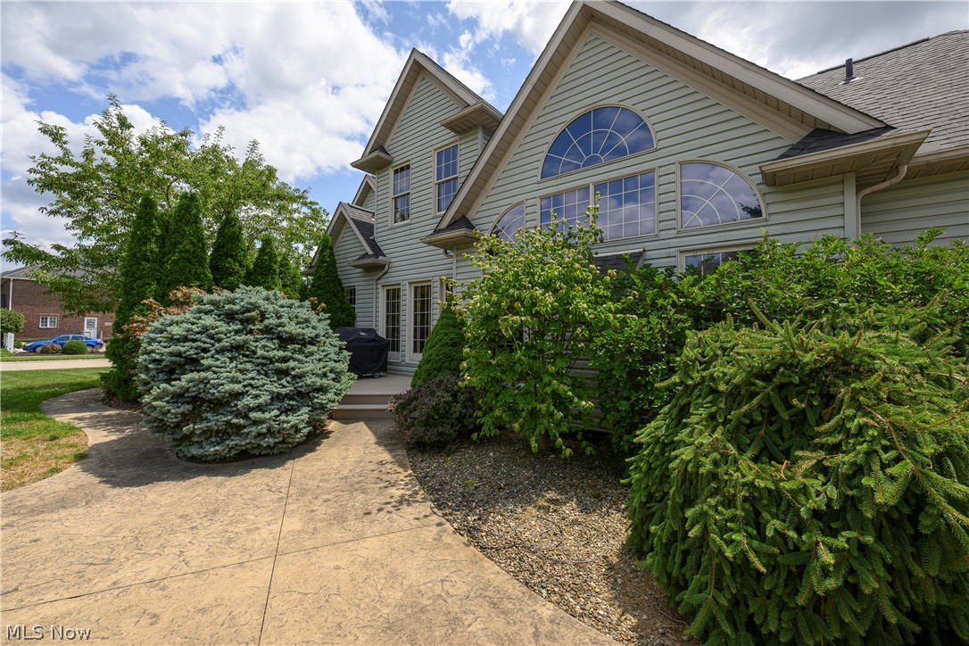 827 Mesa Verde Drive Property Photo 6