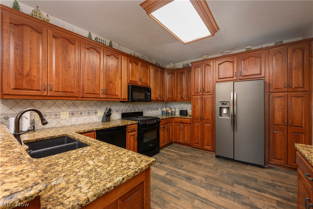 827 Mesa Verde Drive Property Photo 24