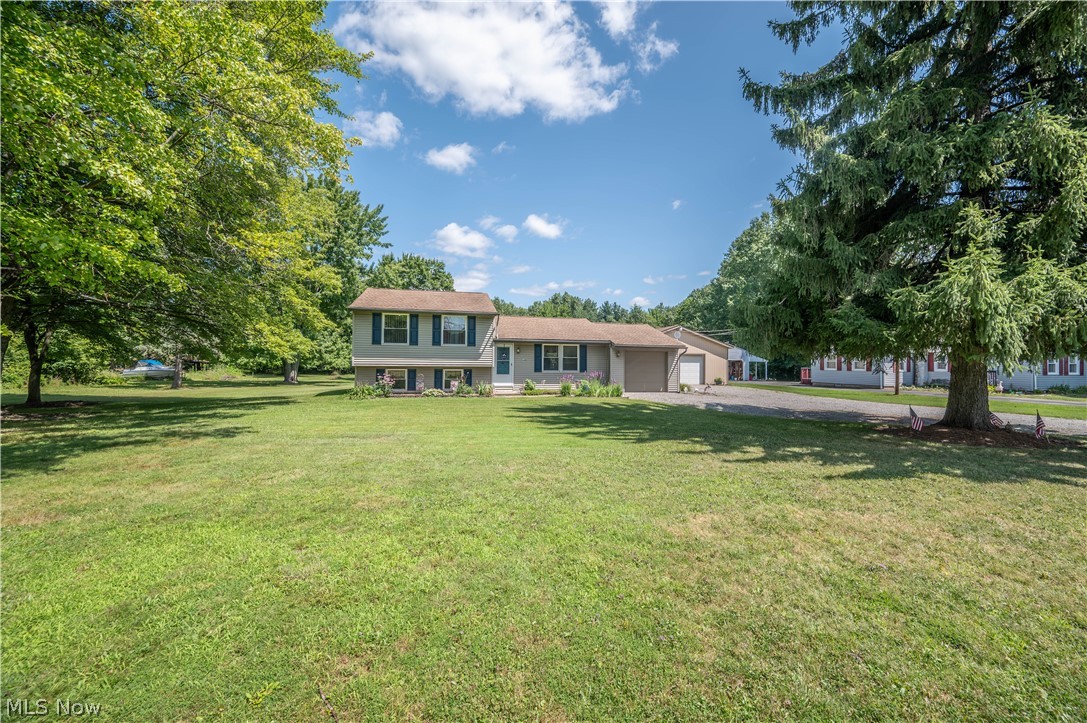 6142 Fairview Road Property Photo 2