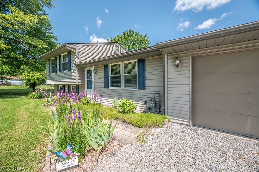 6142 Fairview Road Property Photo 4