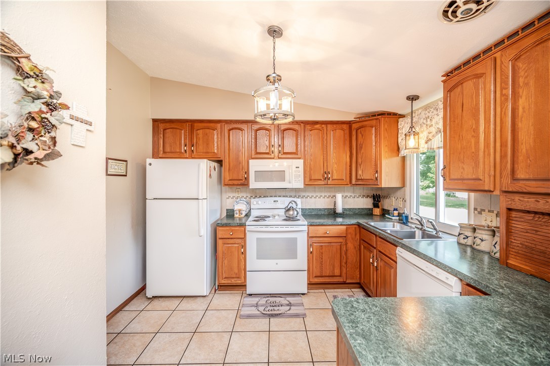 6142 Fairview Road Property Photo 12