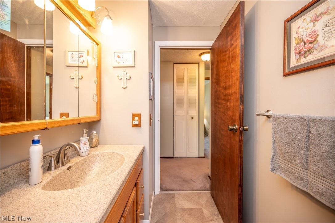 6142 Fairview Road Property Photo 15
