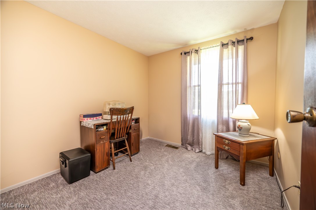 6142 Fairview Road Property Photo 17