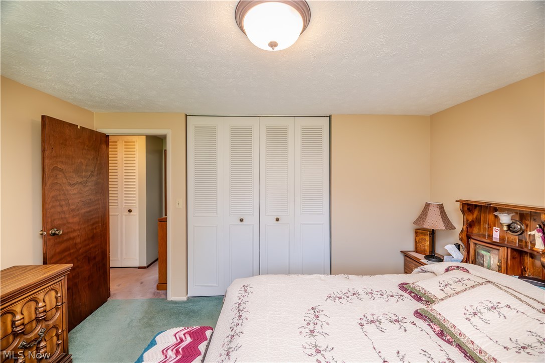 6142 Fairview Road Property Photo 21