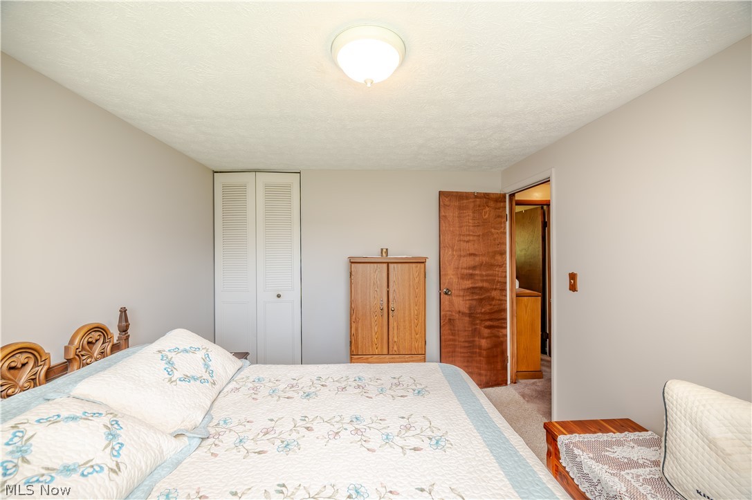 6142 Fairview Road Property Photo 23