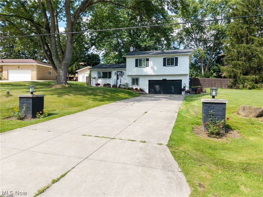 2664 Biscayne Drive Property Photo 2