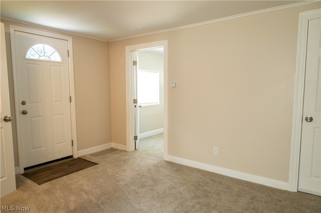 349 E Pace Avenue Property Photo 3