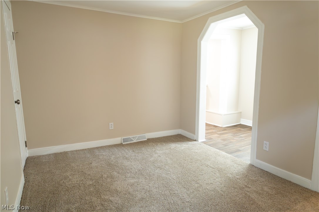 349 E Pace Avenue Property Photo 5