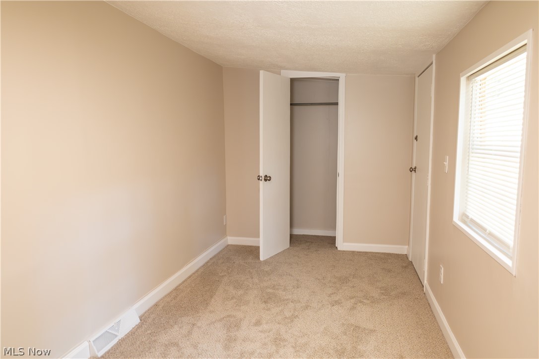 349 E Pace Avenue Property Photo 7