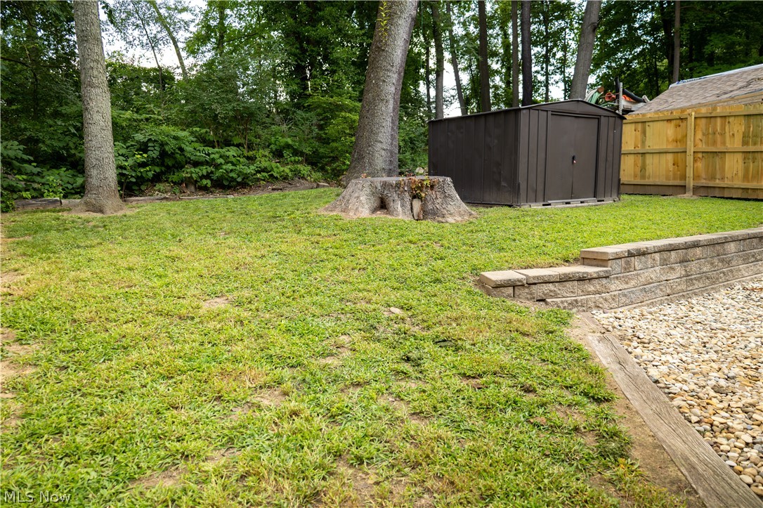 349 E Pace Avenue Property Photo 15