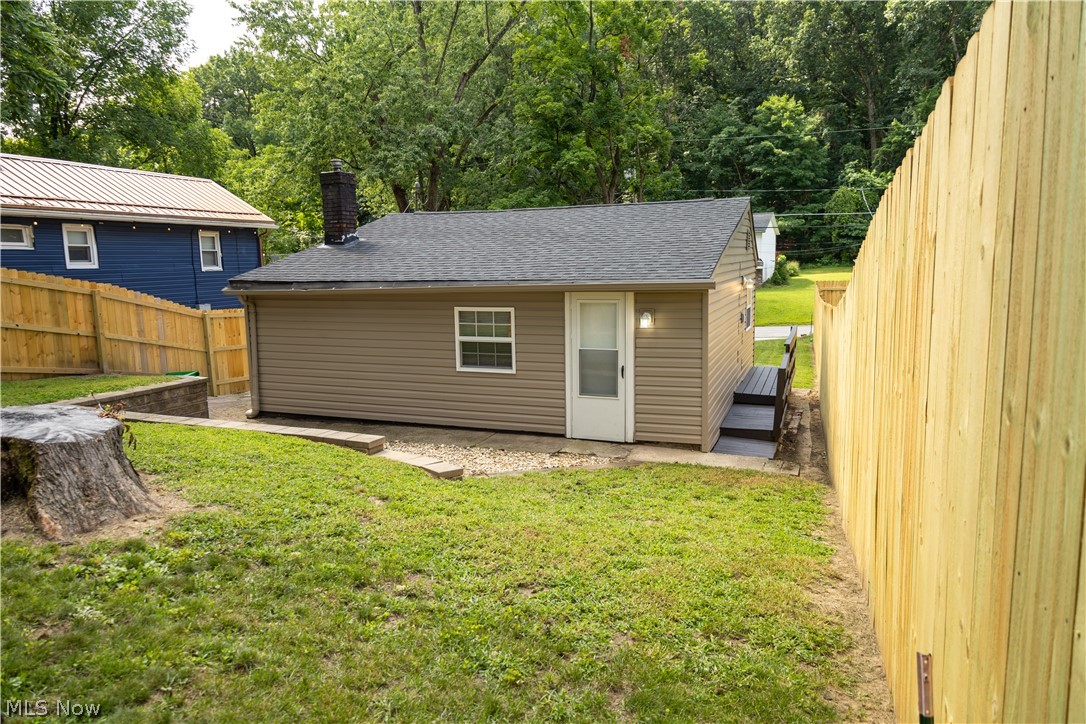 349 E Pace Avenue Property Photo 17