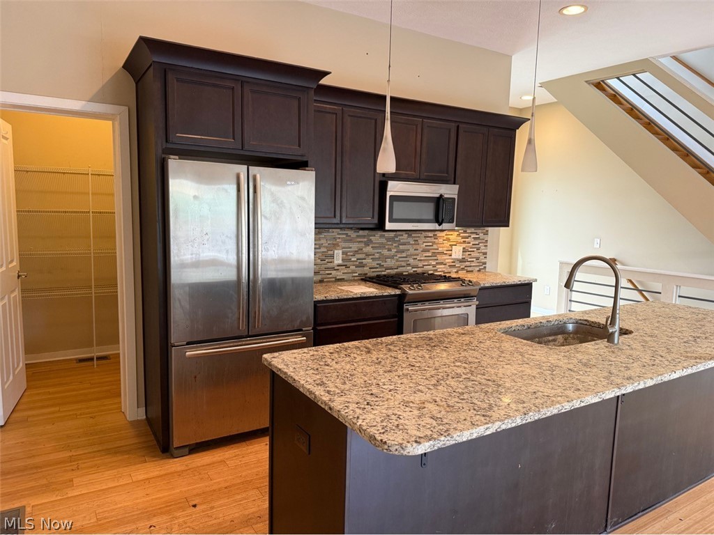 5703 Bridge Avenue Property Photo 6