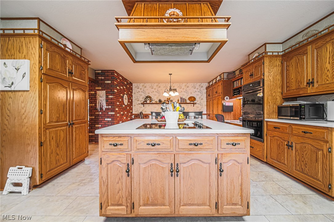 16455 Dover Road Property Photo 12