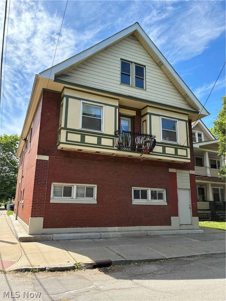 2598 W 10th Street Property Photo 1