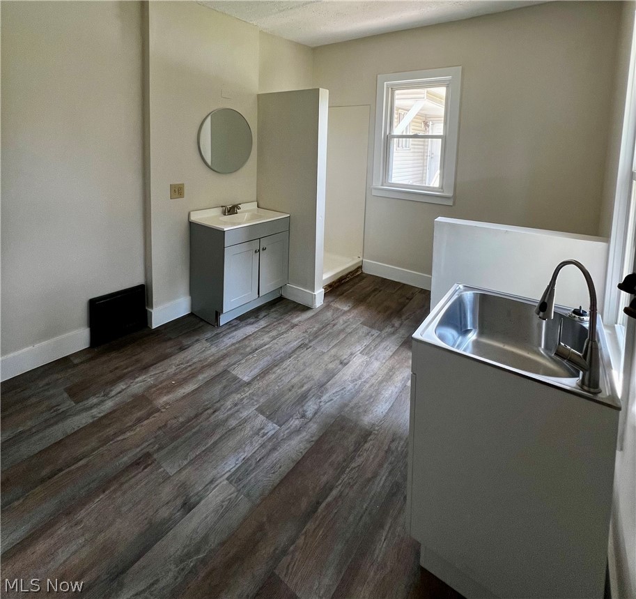 882 Redfern Avenue Property Photo 7
