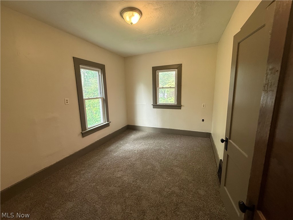 882 Redfern Avenue Property Photo 9