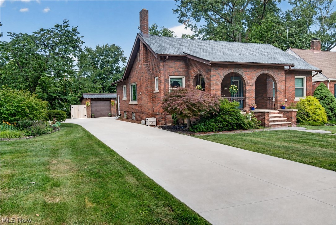 156 Woodhill Drive Property Photo 3