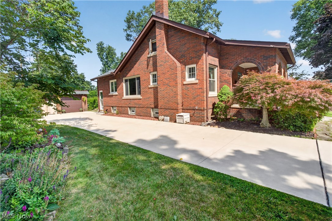 156 Woodhill Drive Property Photo 4