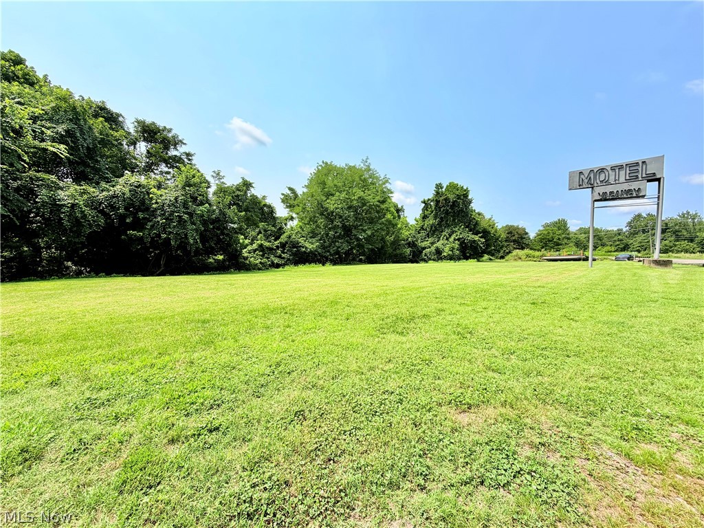 1094 Clement Avenue Property Photo 3