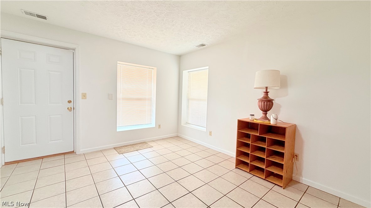 1094 Clement Avenue Property Photo 9