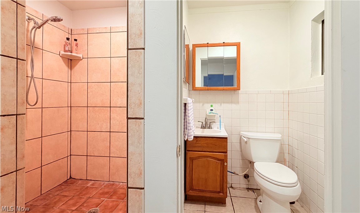 1094 Clement Avenue Property Photo 13
