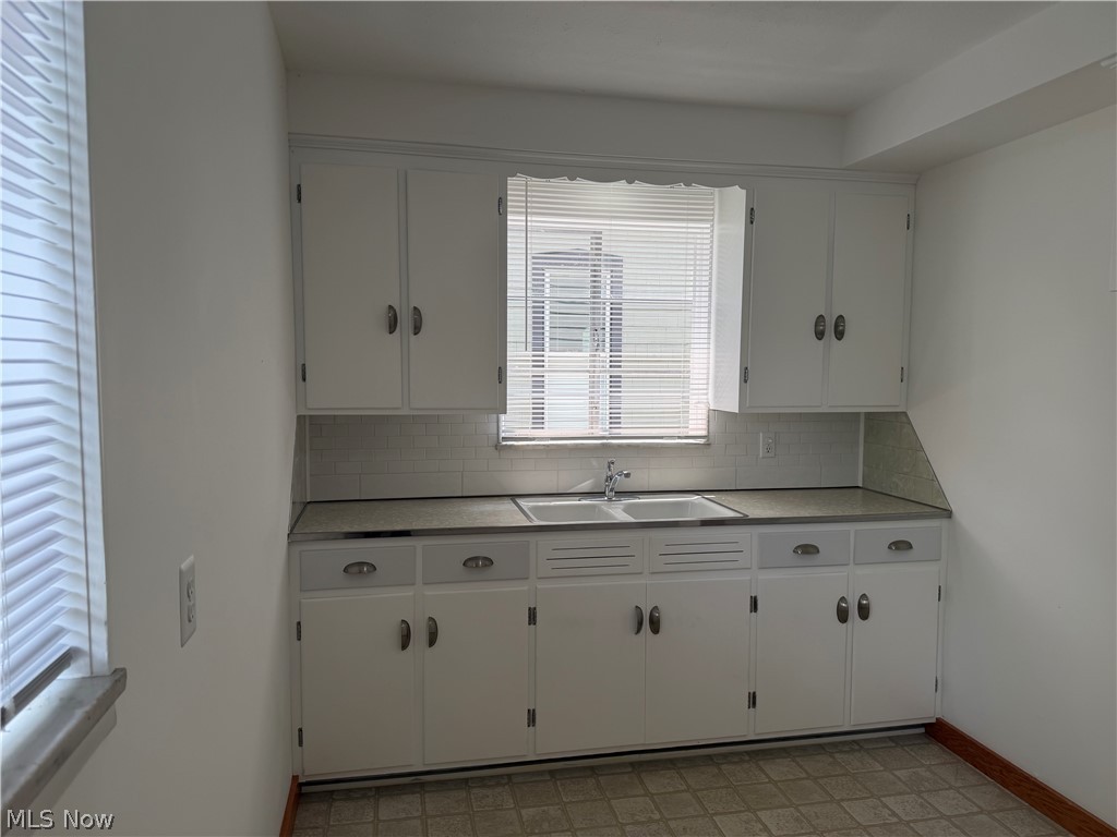2119 Warren Road Property Photo 4