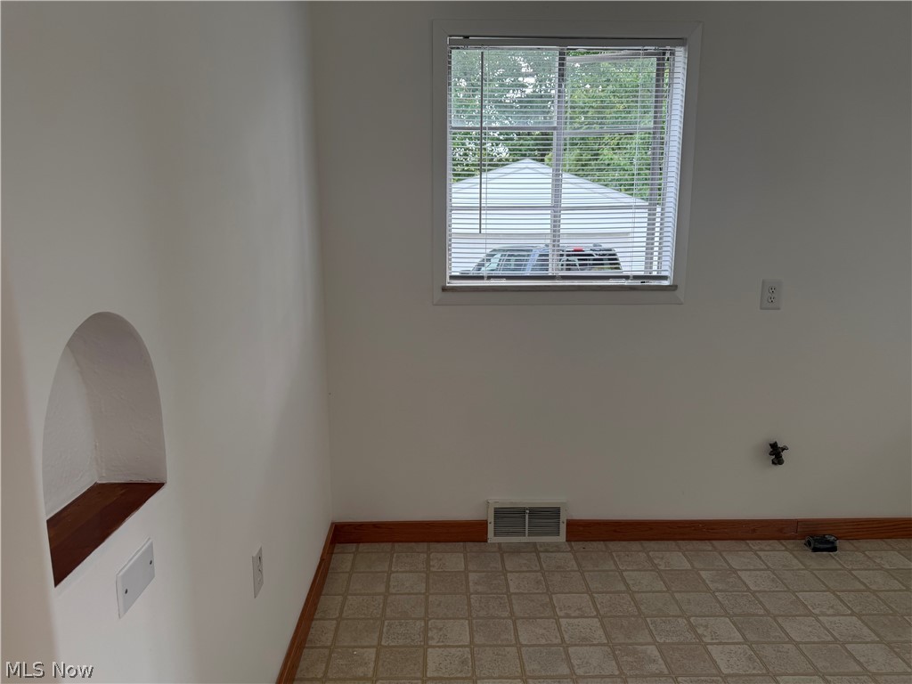 2119 Warren Road Property Photo 5