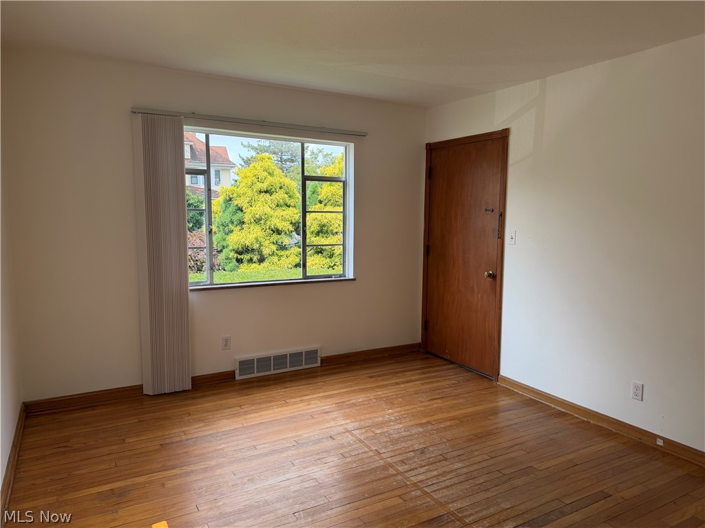 2119 Warren Road Property Photo 6