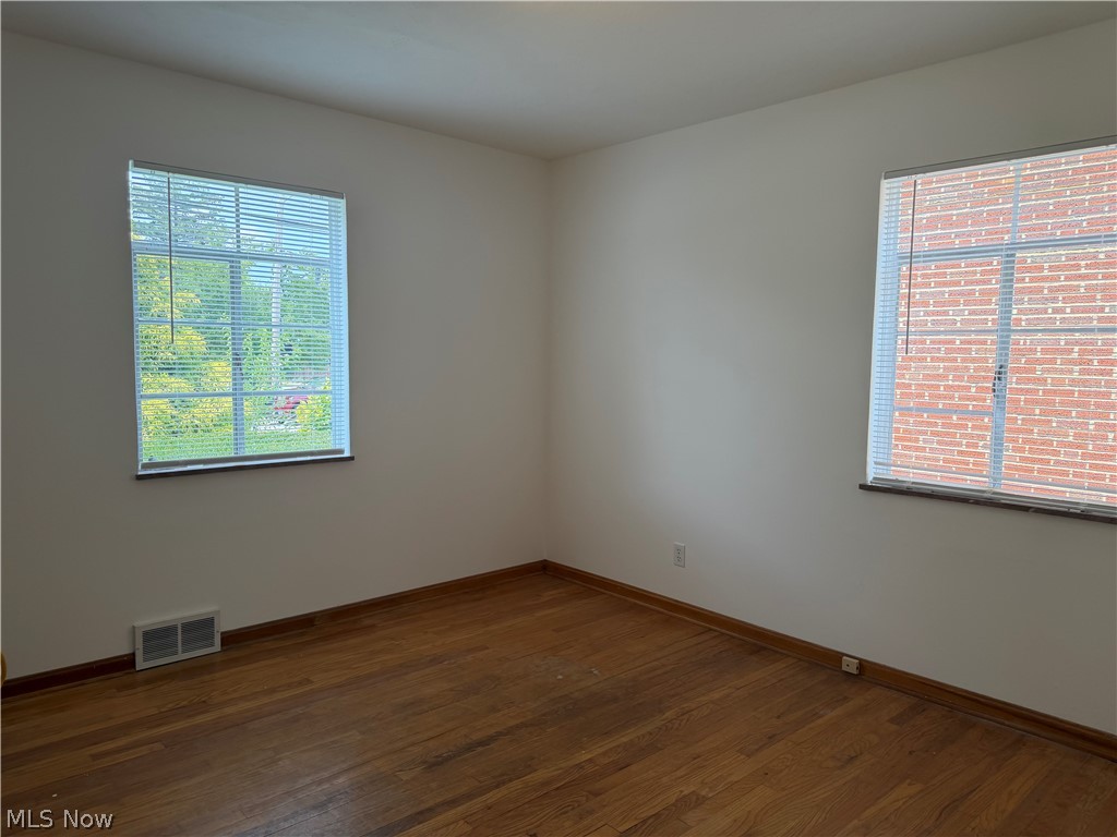 2119 Warren Road Property Photo 8
