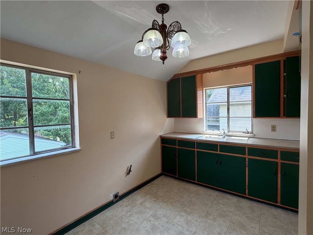2119 Warren Road Property Photo 10