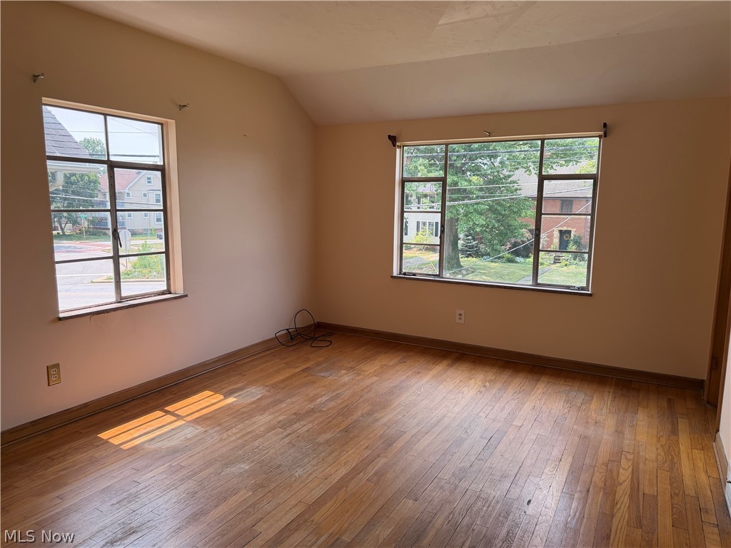 2119 Warren Road Property Photo 12