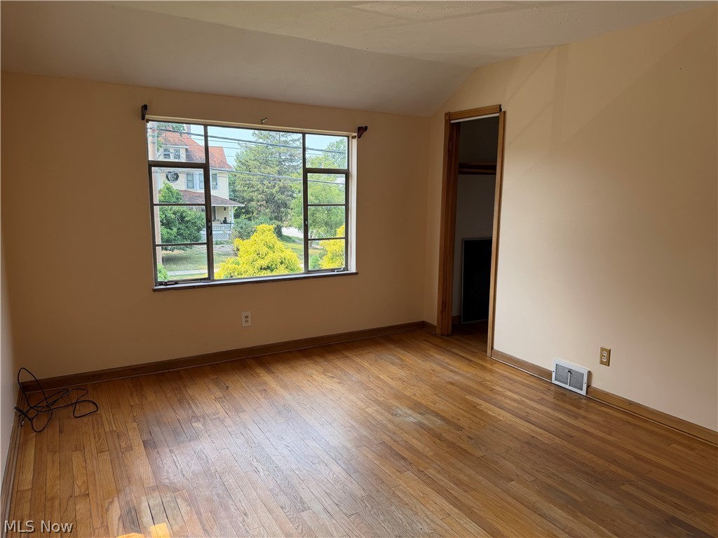 2119 Warren Road Property Photo 13