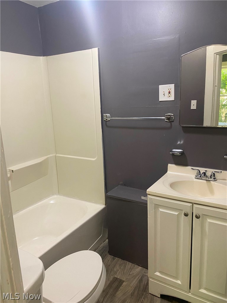 3155 W 48th Street Property Photo 3