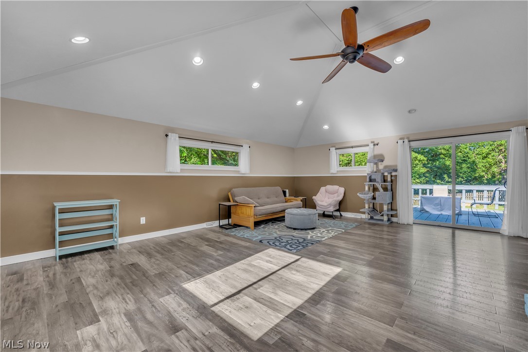4824 Darrow Road Property Photo 14
