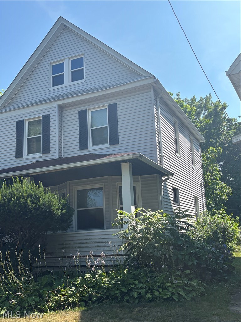 594 E 107th Street Property Photo 2