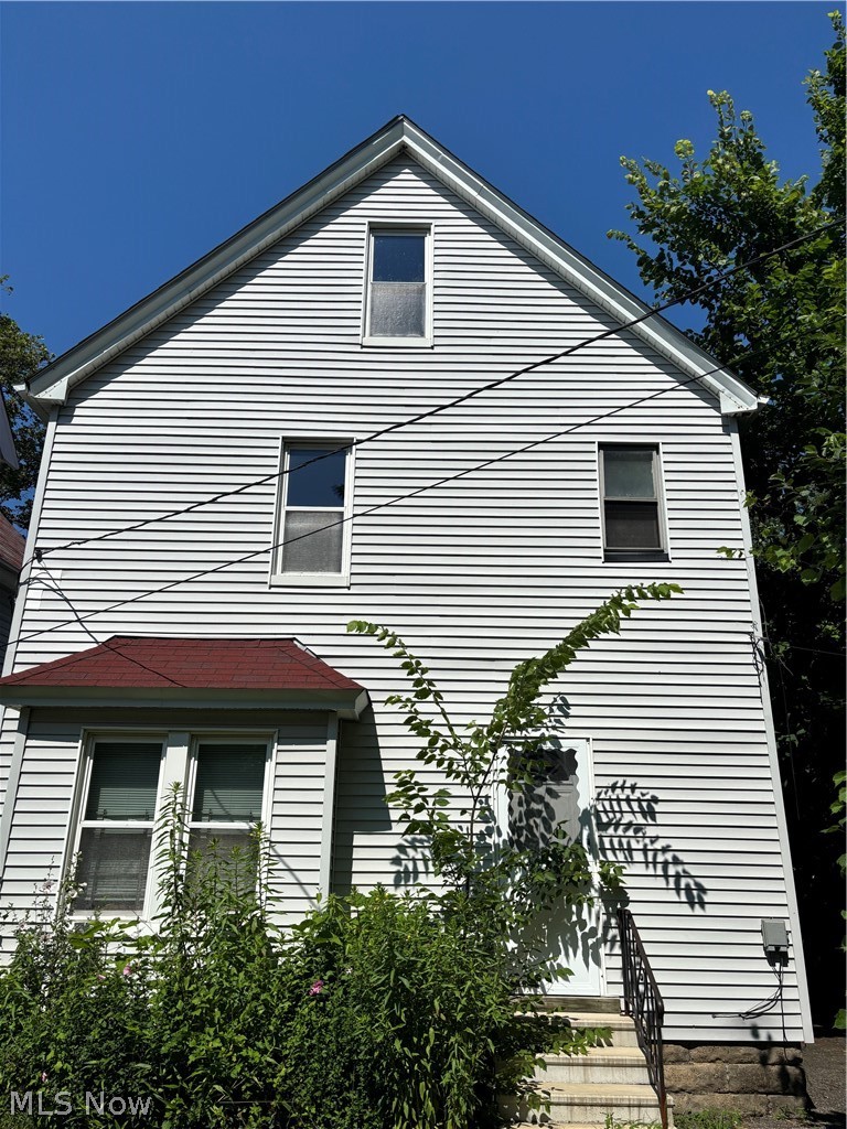 594 E 107th Street Property Photo 3