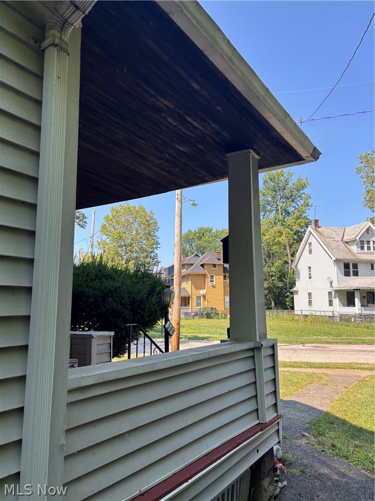 594 E 107th Street Property Photo 4