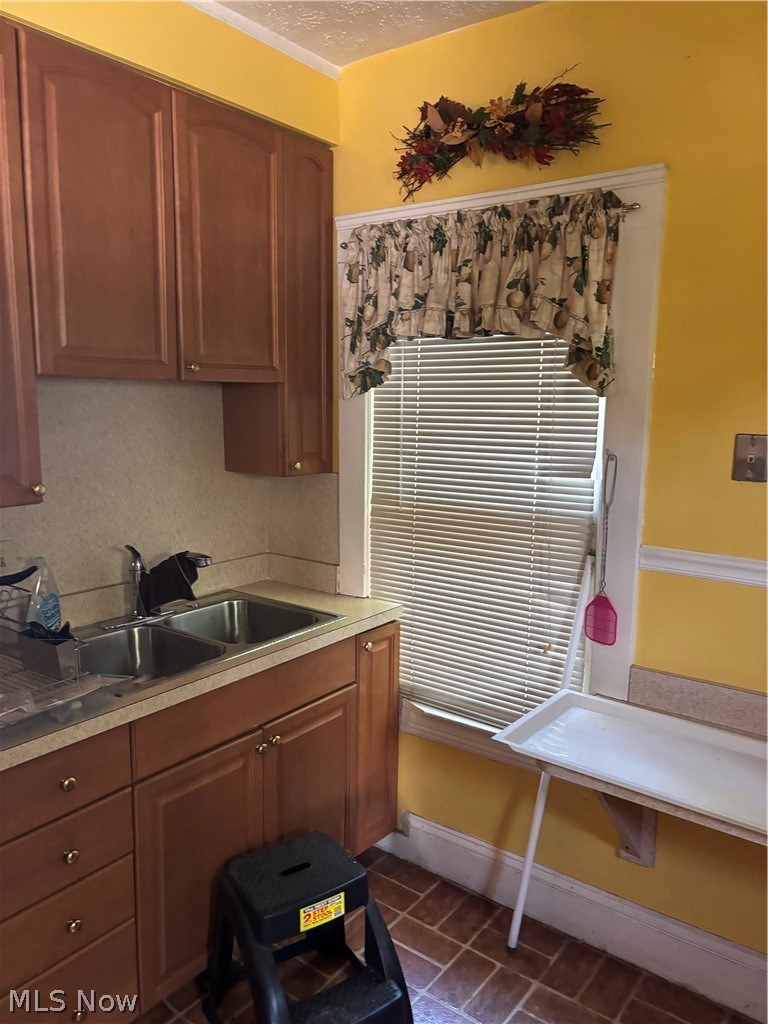 594 E 107th Street Property Photo 11