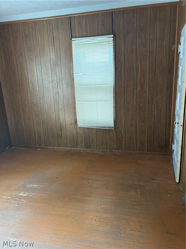 594 E 107th Street Property Photo 21
