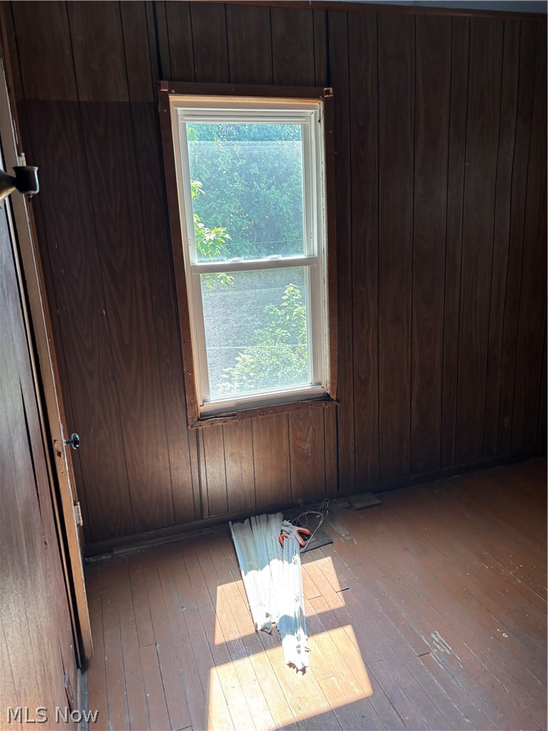 594 E 107th Street Property Photo 22