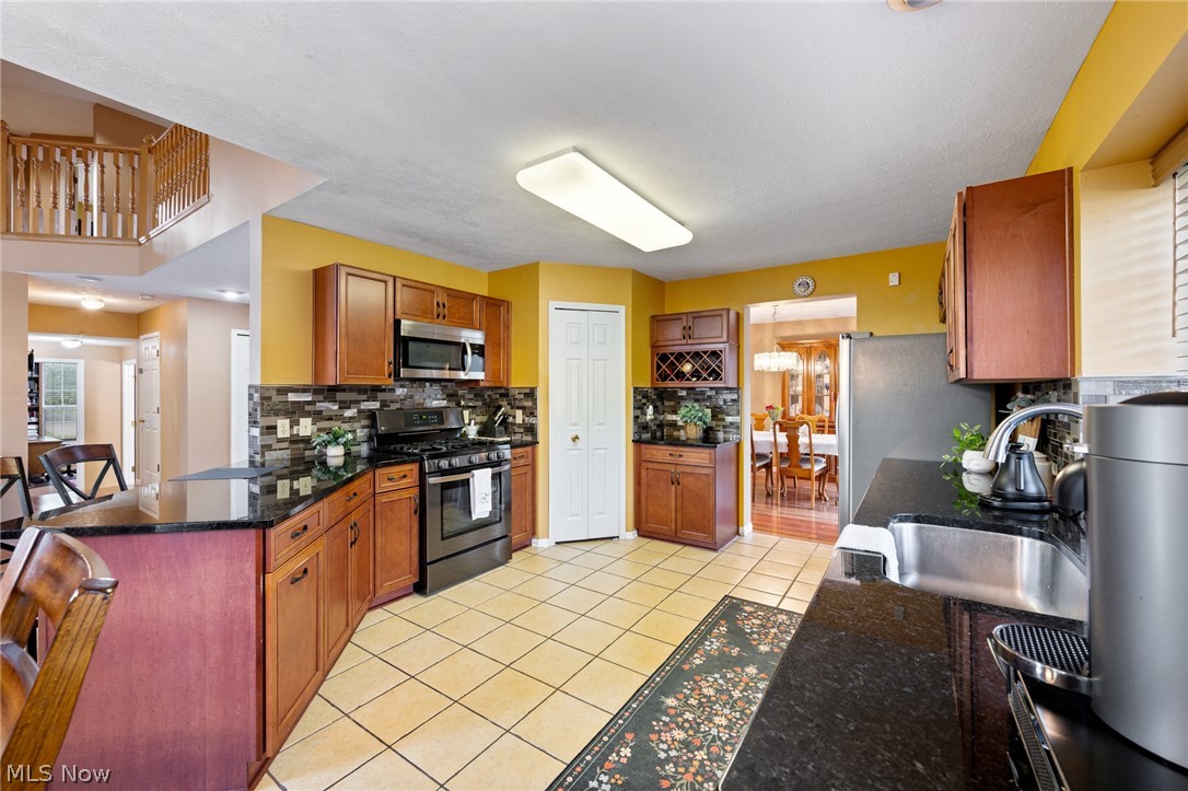 4851 Gateway Drive Property Photo 11