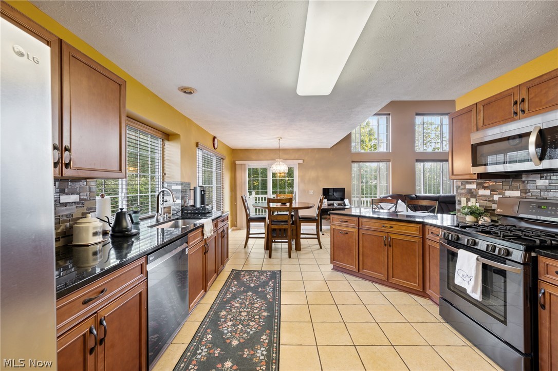 4851 Gateway Drive Property Photo 13