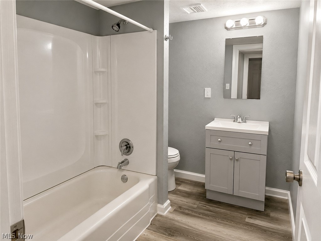936 Ella Court Property Photo 14