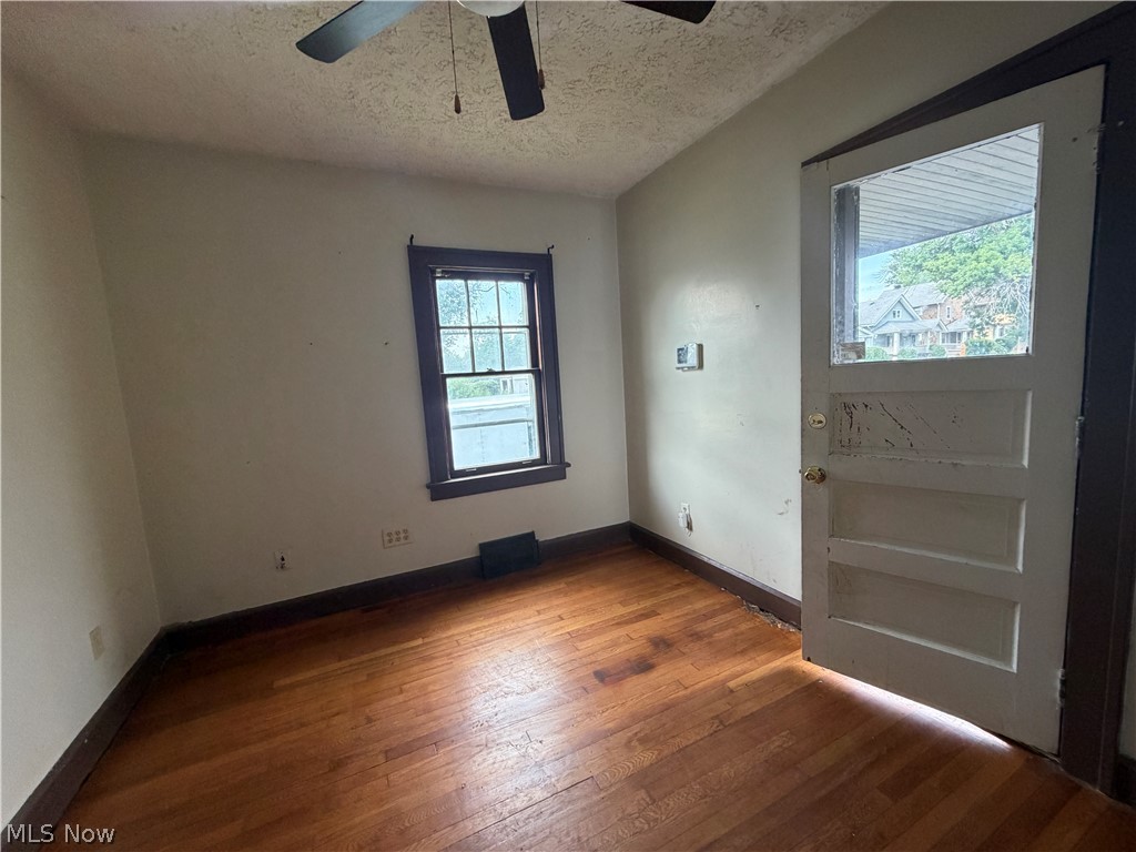 8127 Garfield Boulevard Property Photo 9