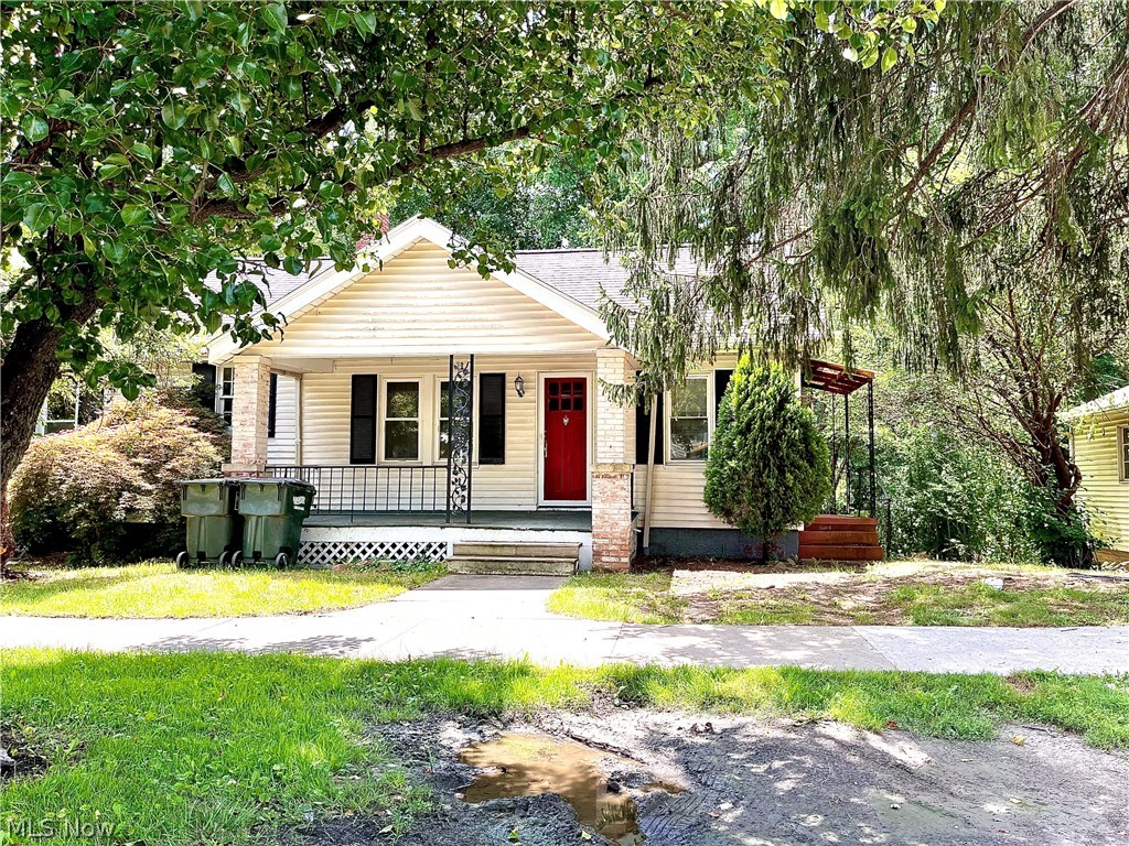 228 E Main Street Property Photo 1